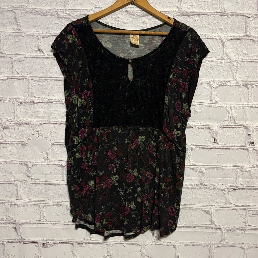 ☀️🍉Summer Donation SALE!! Faded Glory Floral Blouse